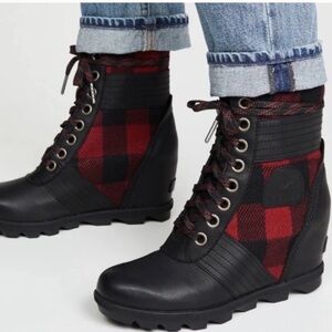 Sorel Lexie leather plaid wedgie boot